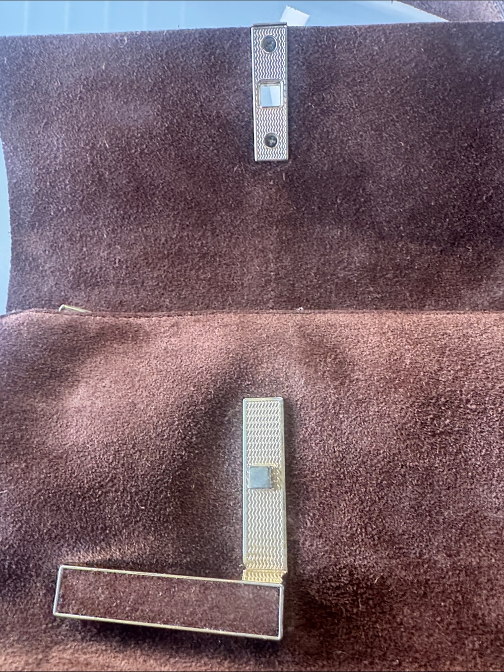 Italian Suede Leather Crossbody with incredible gold hardware and amazing clasp - Picture 6 of 10